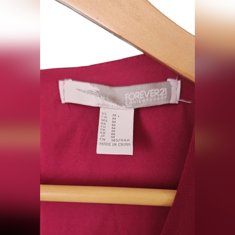Forwver 21 - Chic Pleated Burgundy Sleeveless Dress Black Embroidered Lace Trim‍ - Picture 6 of 10
